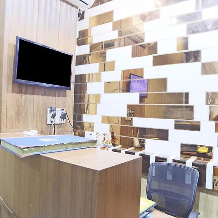 Oyo 65630 新拉吉卡马尔酒店 奥兰加巴德 外观 照片